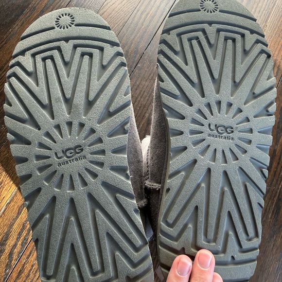 Gray Suede Bow Ugg Boots - Picture 4 of 5